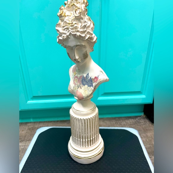 Ashland Accents Ashland Greek Goddess Decor With Floral And Gold